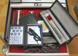 検査器具